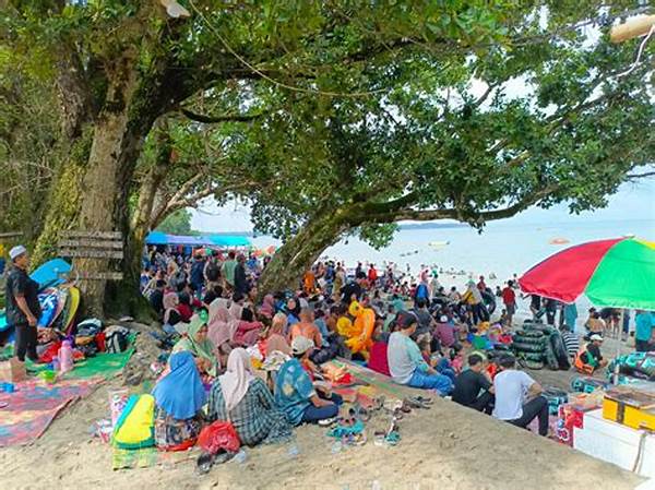 Pantai Carita Pandeglang Ramai Wisatawan Akhir Pekan