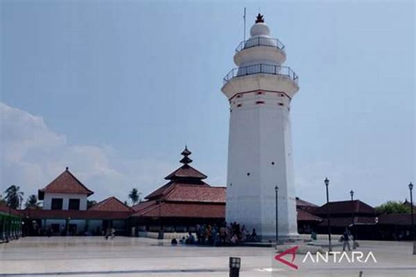 Wisata Religi! Masjid Agung Pandeglang Jadi Tujuan Utama Wisata Religi Di Kota Santri!