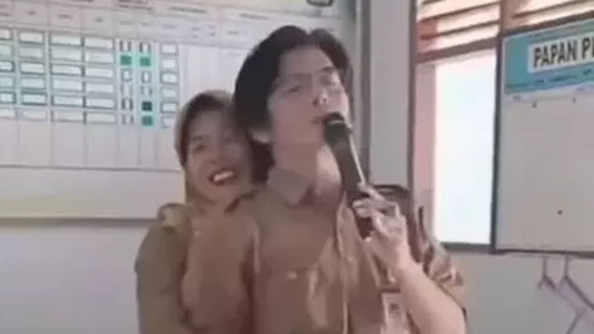 Viral Guru di Pandeglang